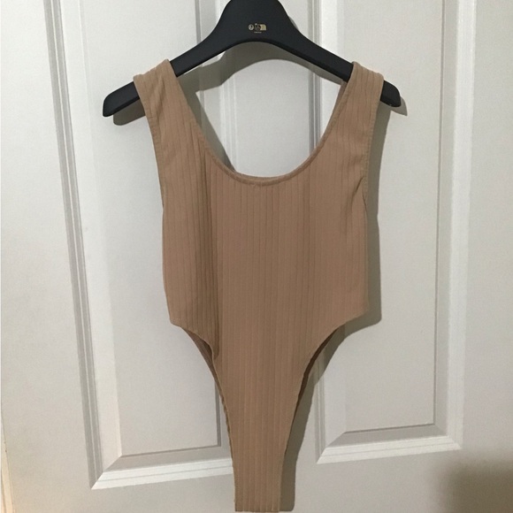 Very Nice CAPELLA BodySuit Size Small.Snaps on Bottom.Great Condition.See Pics. - Picture 3 of 4